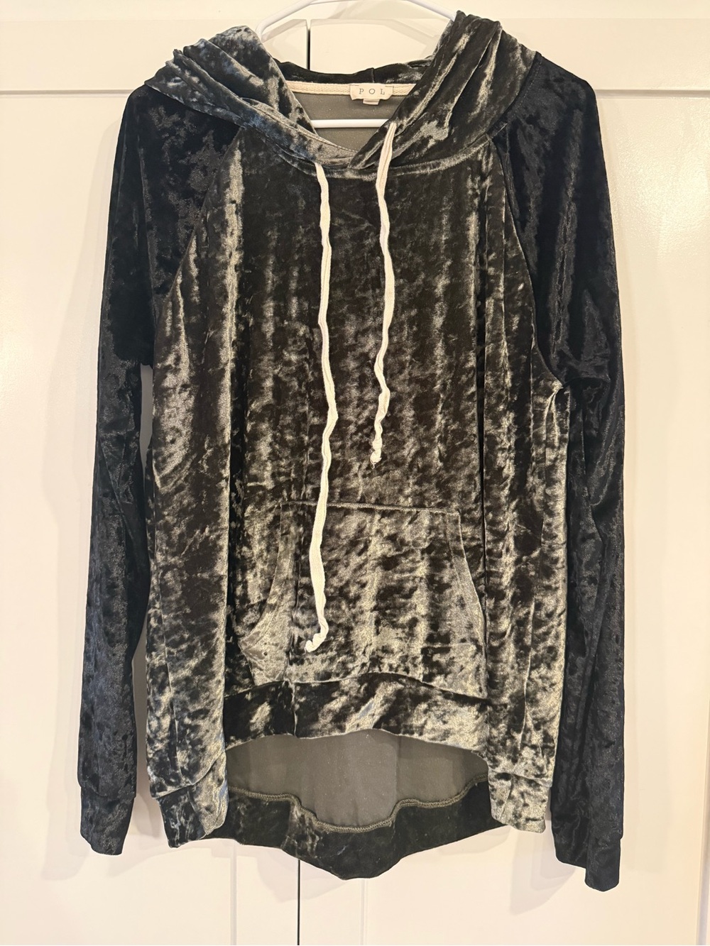 POL Crushed Velvet Burnout Silver & Black Hi/Low Pullover Size L